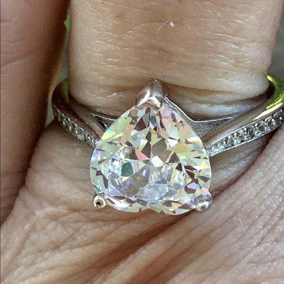 🚨50% off! 4ct 5A 925 Sterling Stunning Heart Ring! GORGEOUS RING! - Picture 2 of 16